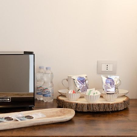 Aca Suite Luxury With Jacuzzi Adelfia Esterno foto